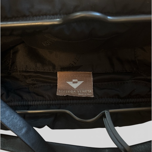 Bottega Veneta- made in Italy- Elegant Black Women's Shoulder Bag - Picture 4 of 12